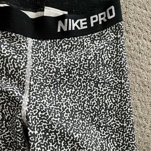 Nike Pro Patterned Leggings